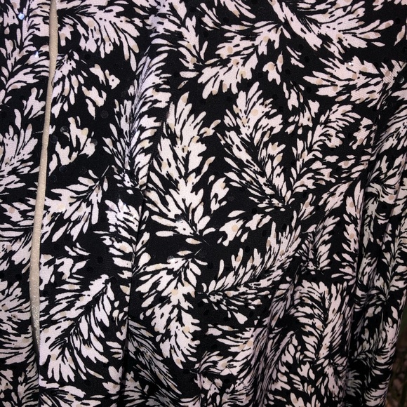 MSK WOMEN SIZE 16W BLACK WHITE & A LITTLE TAUPE SEQUINED CROPPED OPEN FRONT JACK - Picture 3 of 8